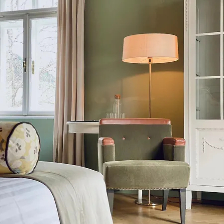 ホテル Regina Boutiquehotel 4*