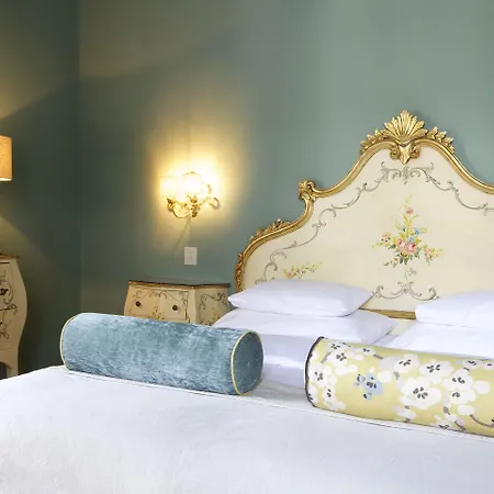 Regina Boutiquehotel Отель 4*